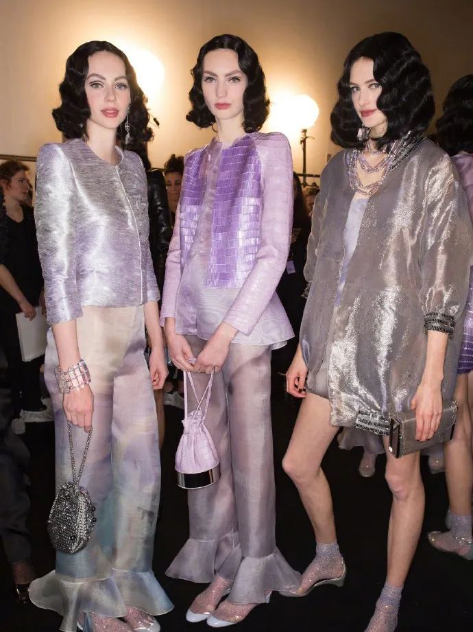 春夏就该选温柔挂！这个颜色的单品你衣柜里有吗？