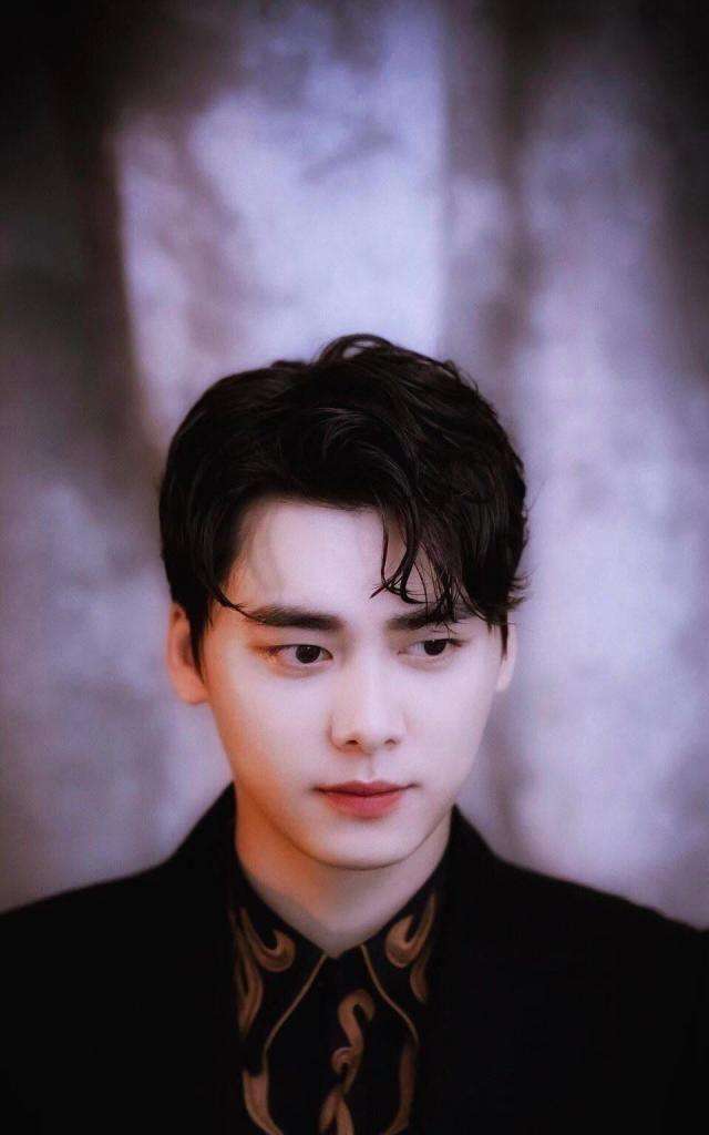 李易峰有什么爱好,一直喜欢薛之谦的原因