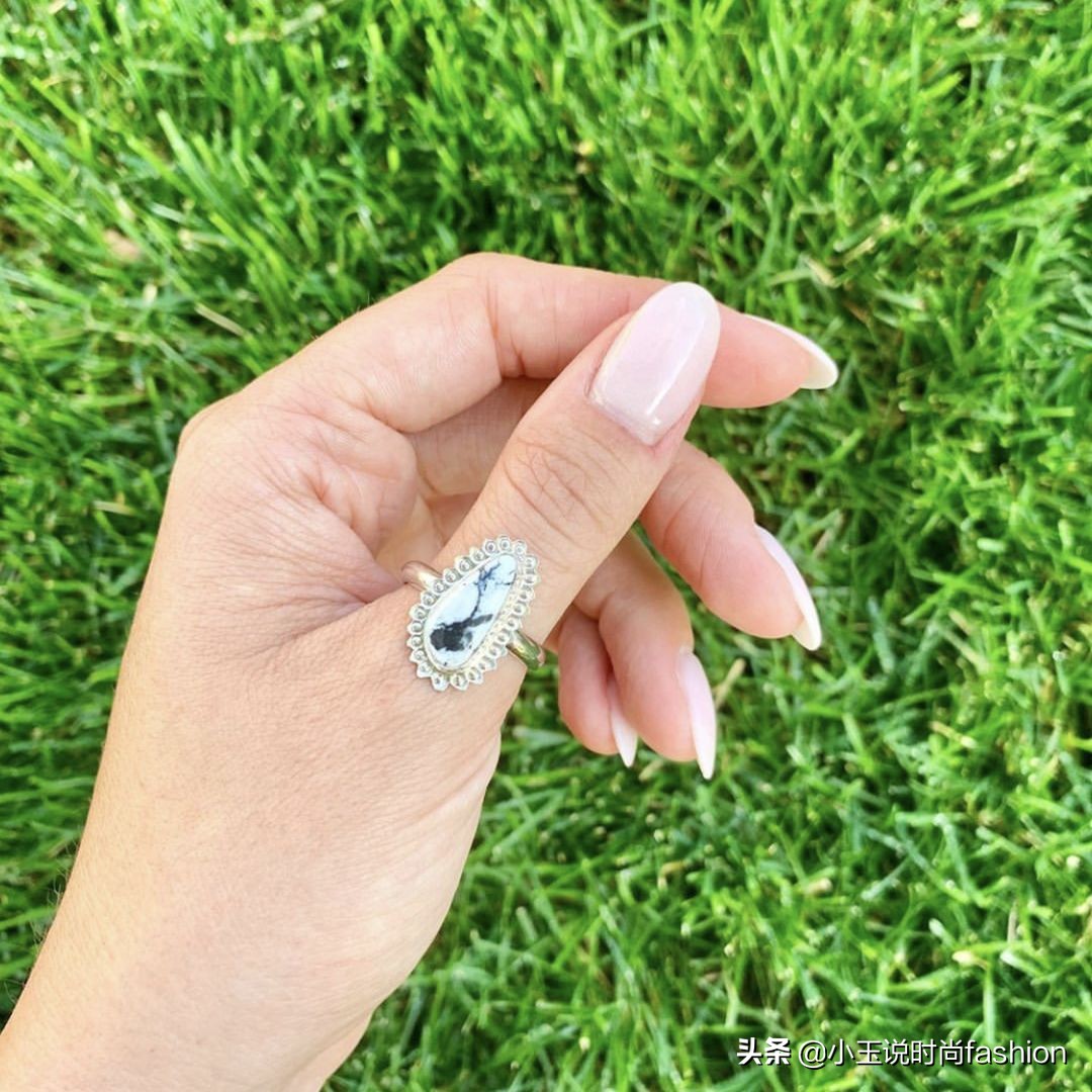 戒指男女戴法和意义十个手指,男女戒指的正确戴法图解