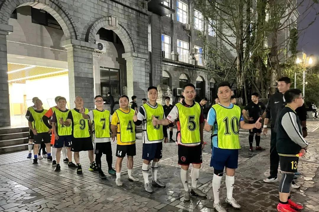 传统体育运动会开幕式,一年一度的运动会在学校拉开帷幕