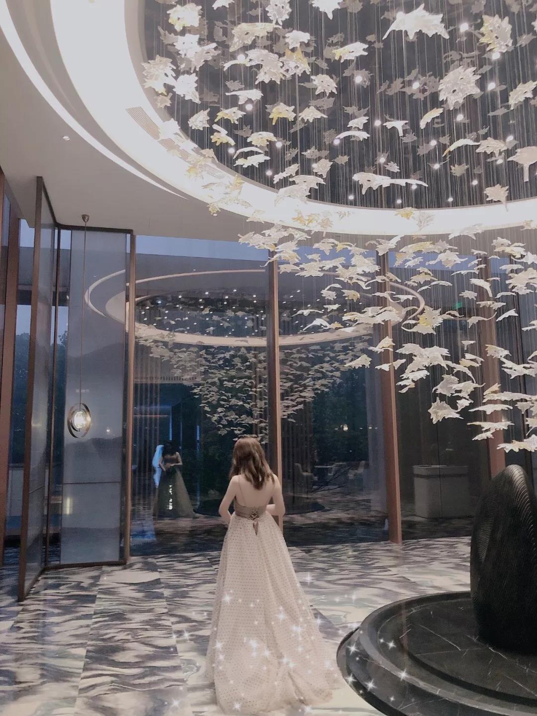 QUNEEN梦游仙境女王派对，天著之上有美的竞相发生