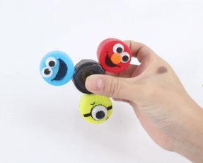 用啤酒的瓶盖怎么做成玩具,六个瓶盖可以做什么手工玩具