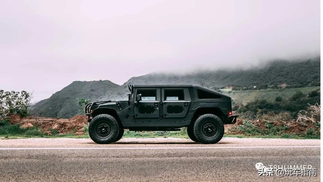 在街头遇到一辆悍马H1，打开引擎盖后却发现大有不同