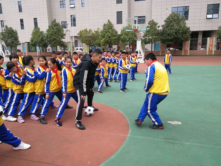 大连帮扶六盘水市,六盘水大连学校足球