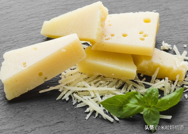 吃一口会爆浆的奶酪,吃一嘴奶酪