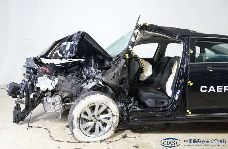 地板油急加速对车辆有影响吗,地板油持续多久伤车