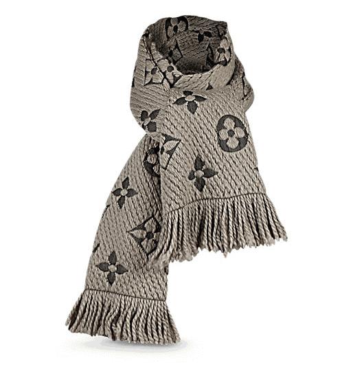 最近特别火的围巾性价比高,秋冬最值得入手的大牌围巾