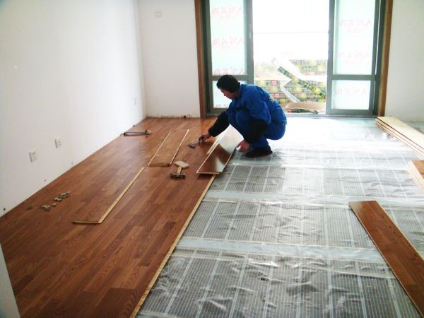 地暖选择地板比瓷砖更节能吗,地暖过时了