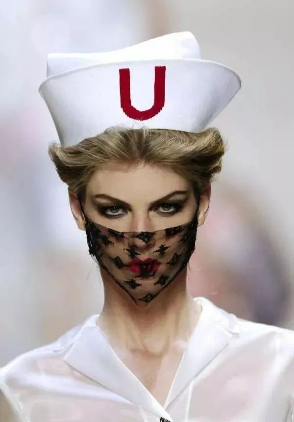 维密秀大放异彩的4位中国超模,维密蓝血超模