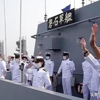 台军男兵和女兵,台军男中尉劈腿女下士