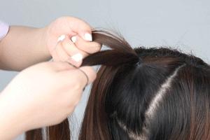 不要再披头散发了减龄高马尾教程,别披头散发啦这款美发1分钟搞定