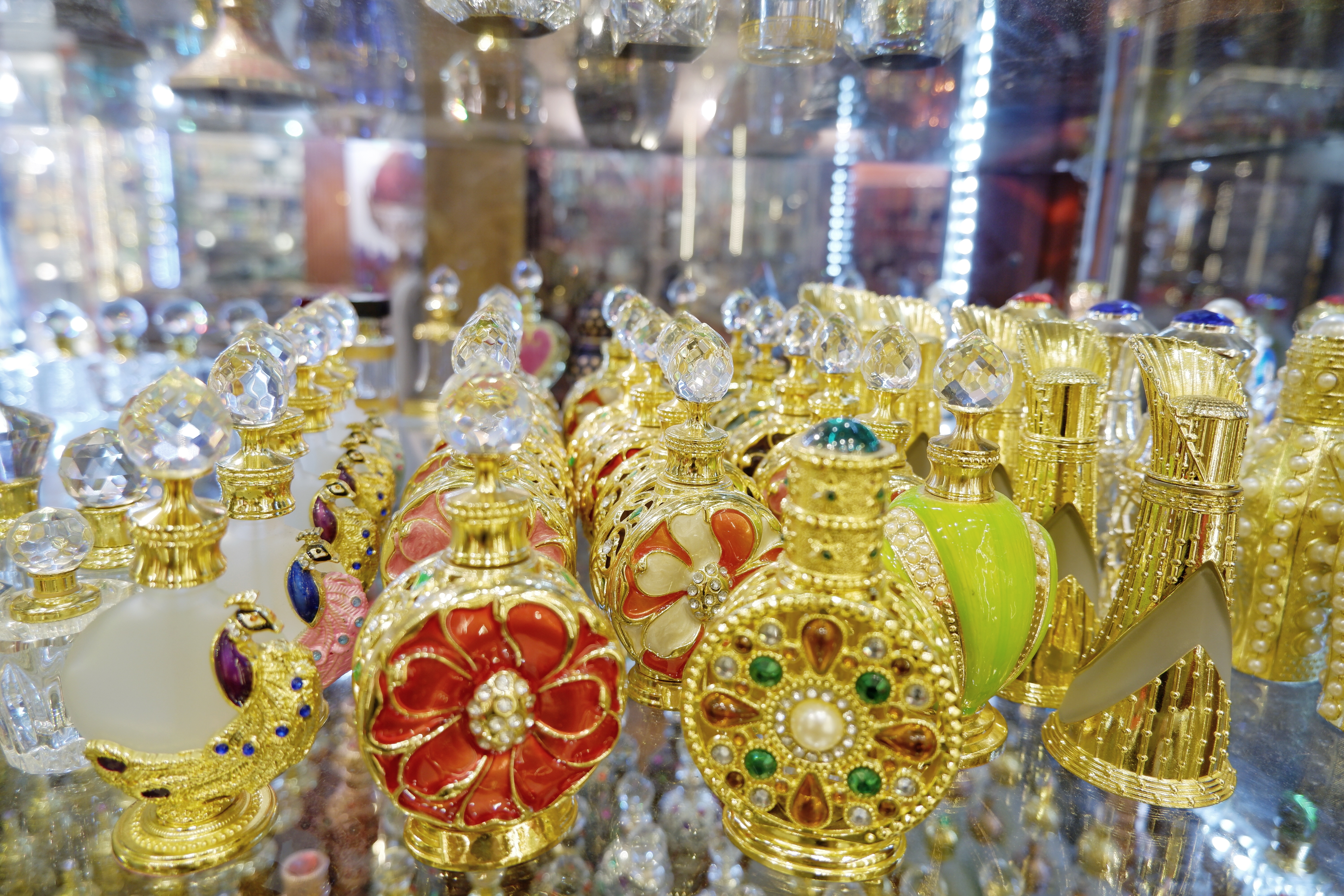 迪拜紫色香精香水批发,迪拜香精为什么比香水便宜好多呢