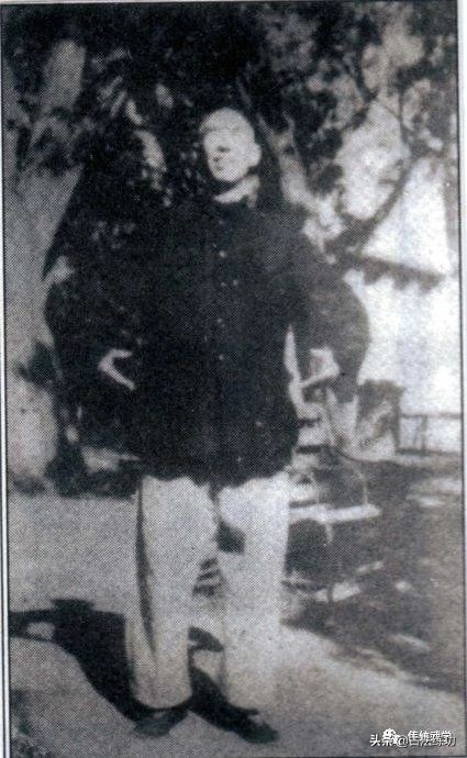 站桩时手可以上下活动吗,站桩时身体会随着呼吸上下起伏