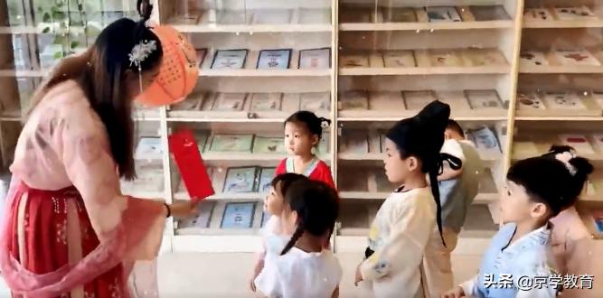 幼儿园庆中秋演绎不一样的活动,国庆与中秋节同庆幼儿园活动