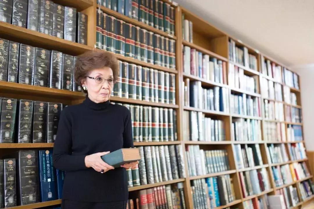 对希腊英雄的“情有独钟”，让这个日本女人可以快意人生