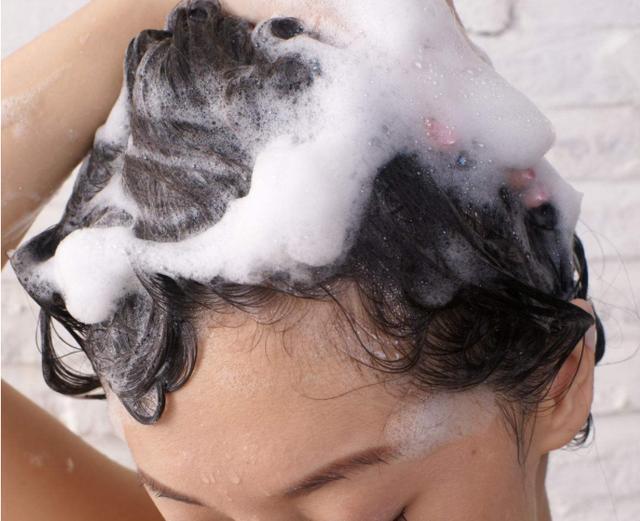 真的很好用的持久留香洗发水,给大家推荐一款很好用的洗发水