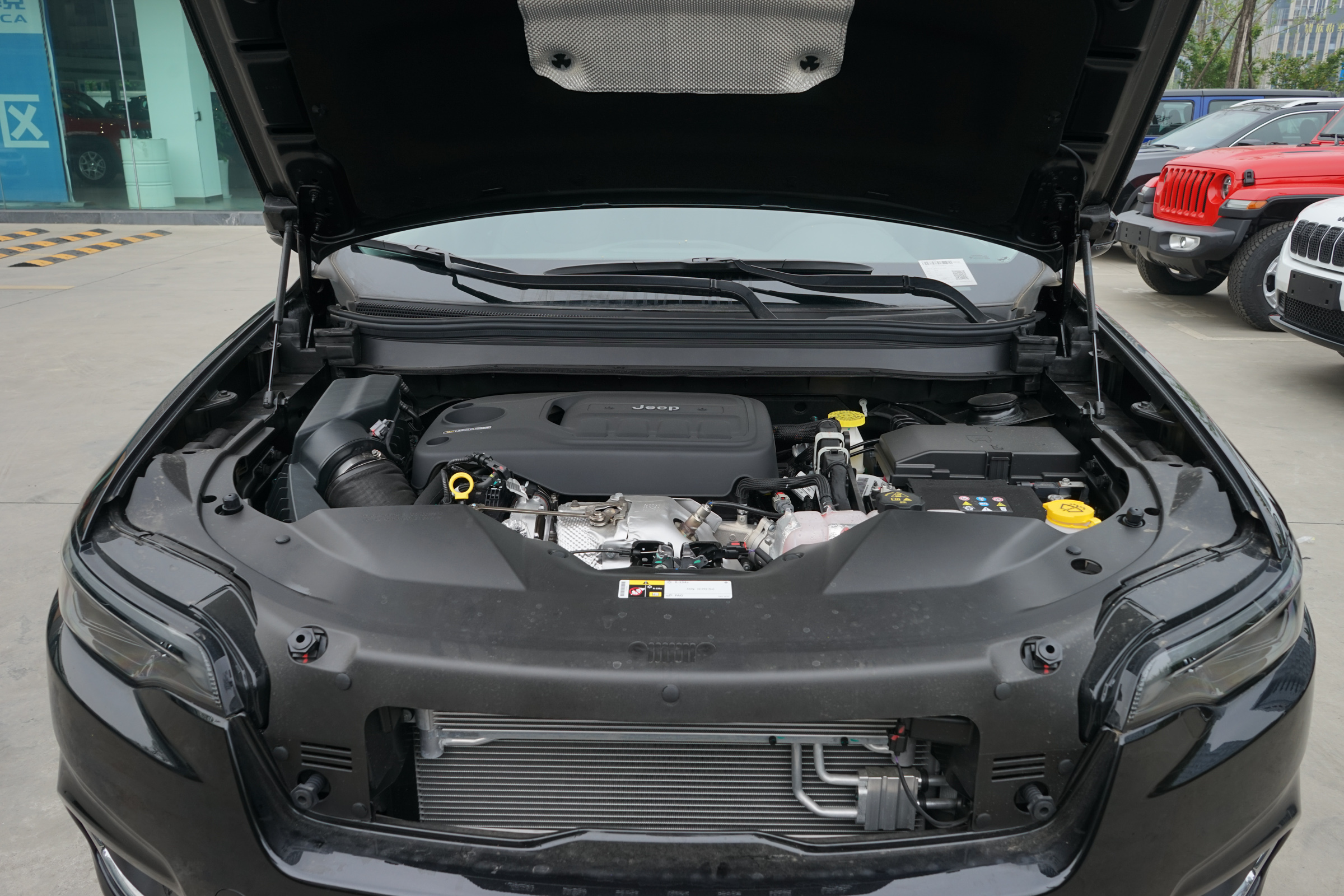 全新jeep自由光2.0t稳定性怎么样,jeep自由光发动机压缩比