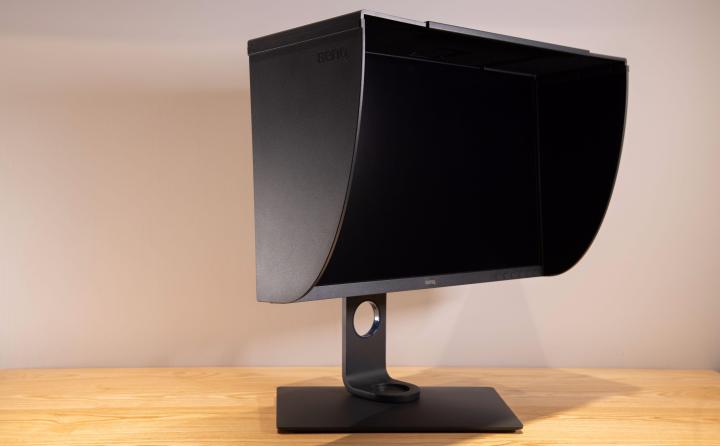 推荐一款简单精致的电脑桌 (实木电脑桌效果图大全2015款)