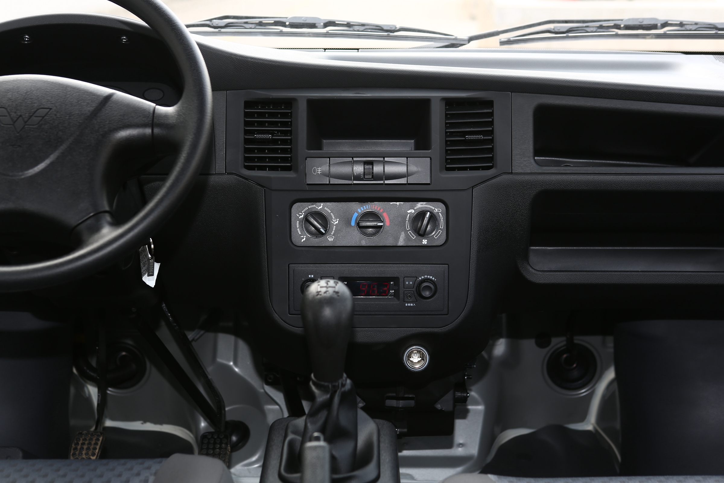 新款五座五菱之光优缺点,五菱之光配置