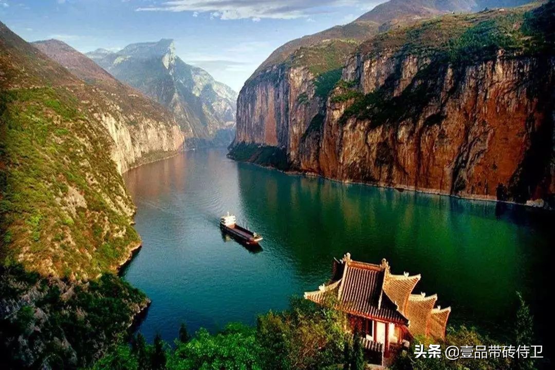 李白写的望天门山诗,李白的望天门山赏析