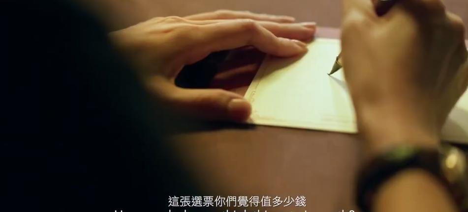 曾靠性感封神的她，又带着大尺度回归了