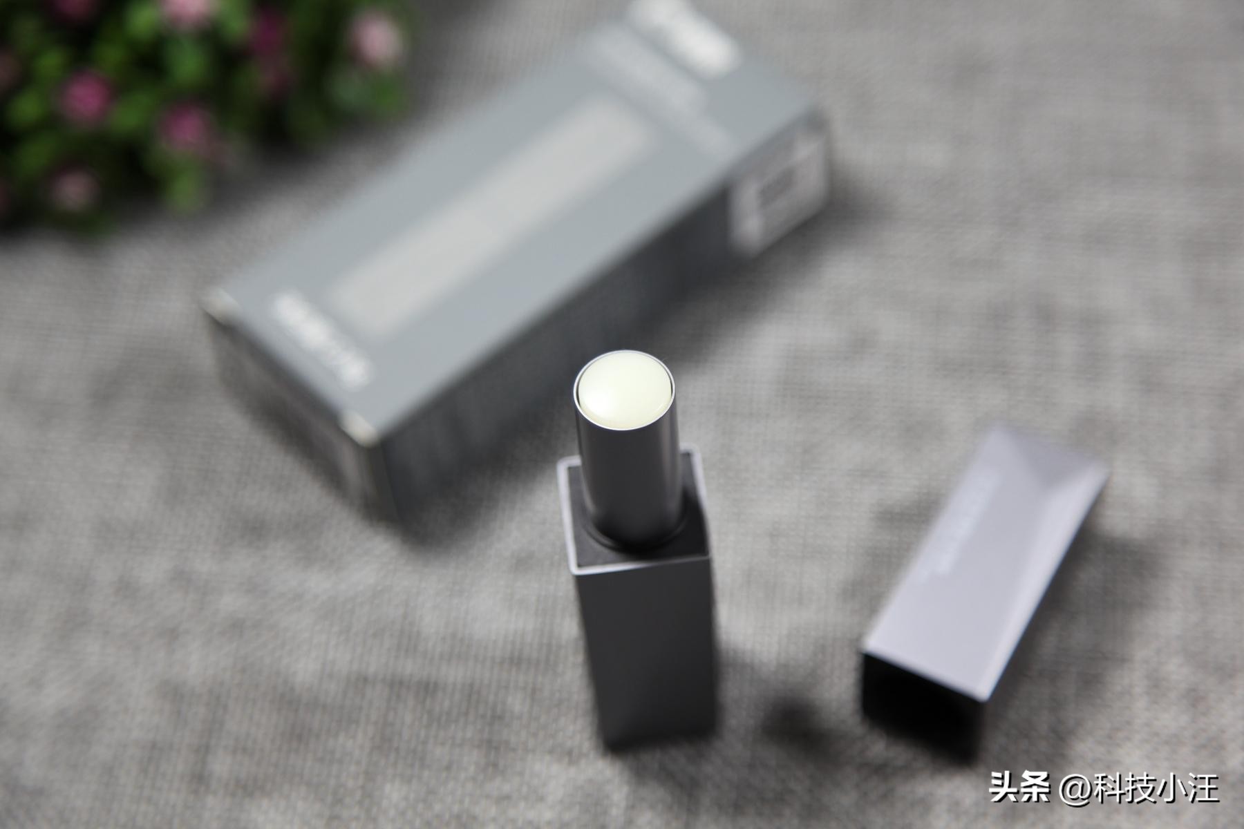 秋冬季节越来越干燥，男士护唇棒不仅要有型，更要有黑科技加持