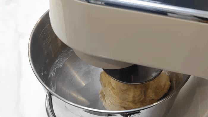 长帝企鹅顶顶和海氏m6哪个好,企鹅顶顶厨师机做蛋糕