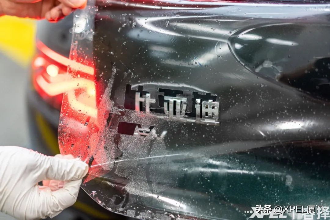 厦门汽车贴膜合肥,比亚迪车衣贴膜手法