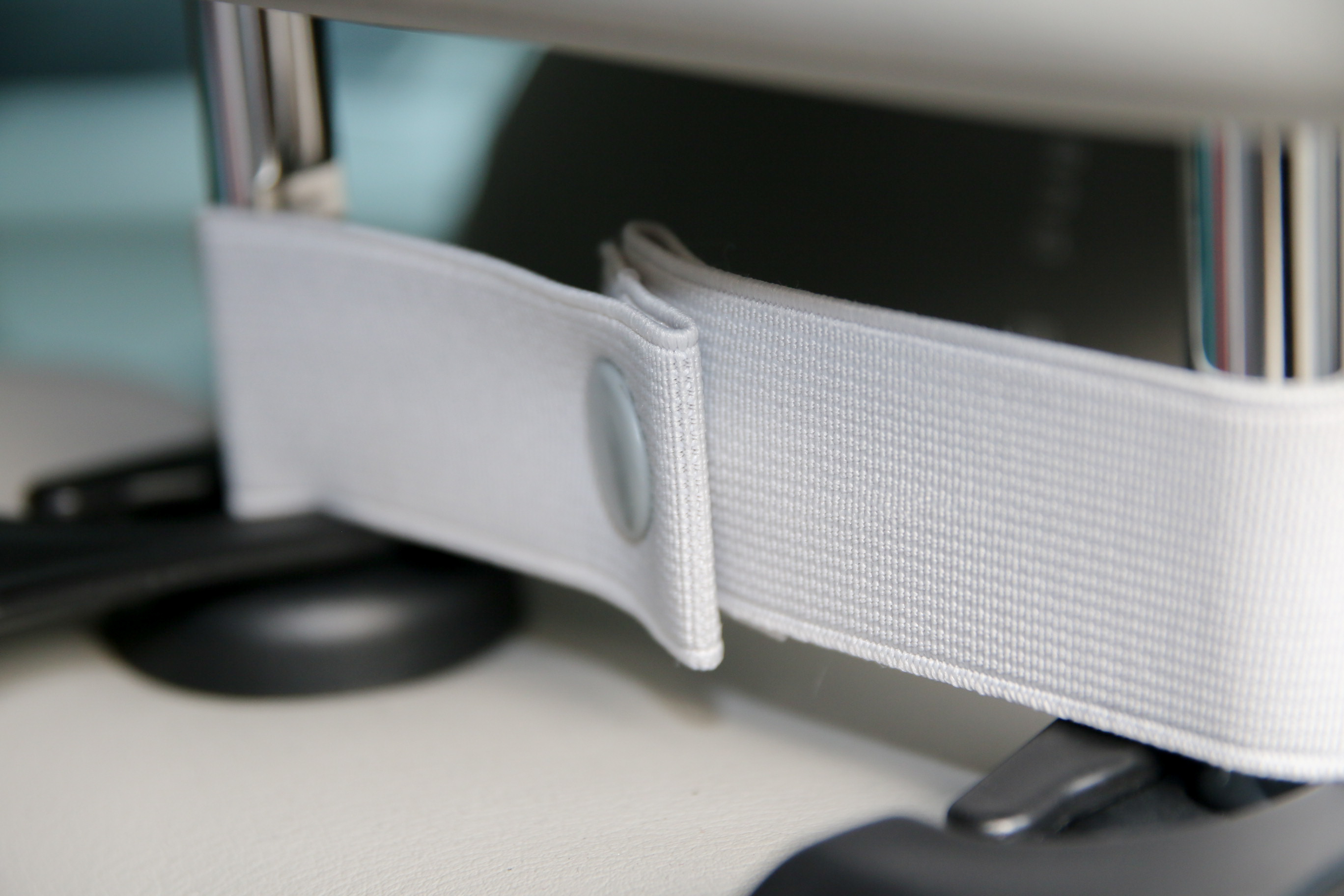 久坐不累，四头挤压按揉，SKG按摩腰靠T5评测