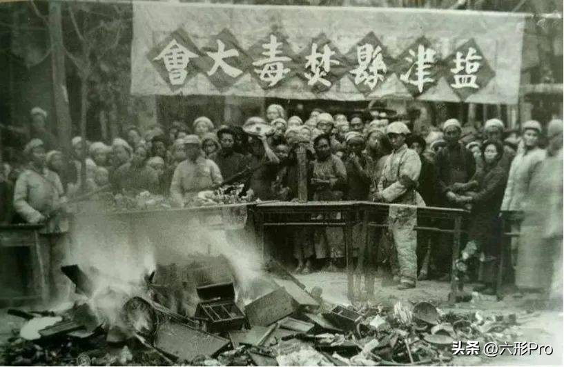 毛主席的伟大是方方面面的，决不限于成立新中国！