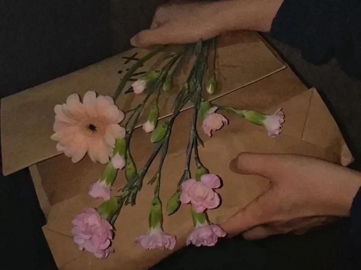 一眼被惊艳的高级文案个性签名,短又很惊艳的文案签名