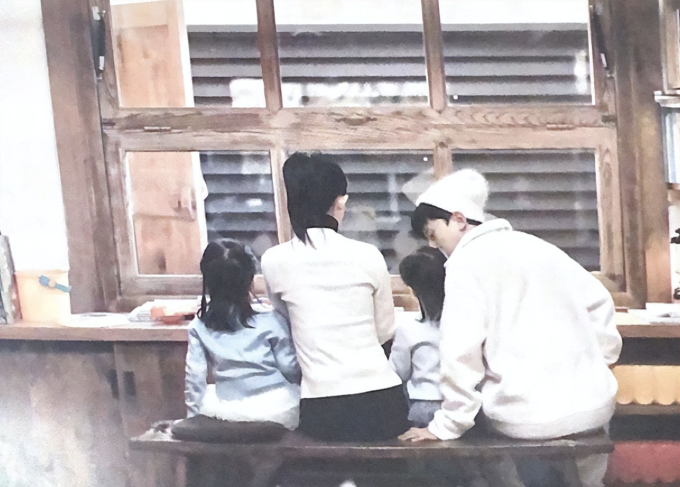 张杰晒女儿语音祝谢娜生日快乐,张杰谢娜一家四口照片曝光