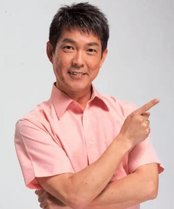 7次断手、全身100多针、大小便*禁失**，这些武打明星让人动容