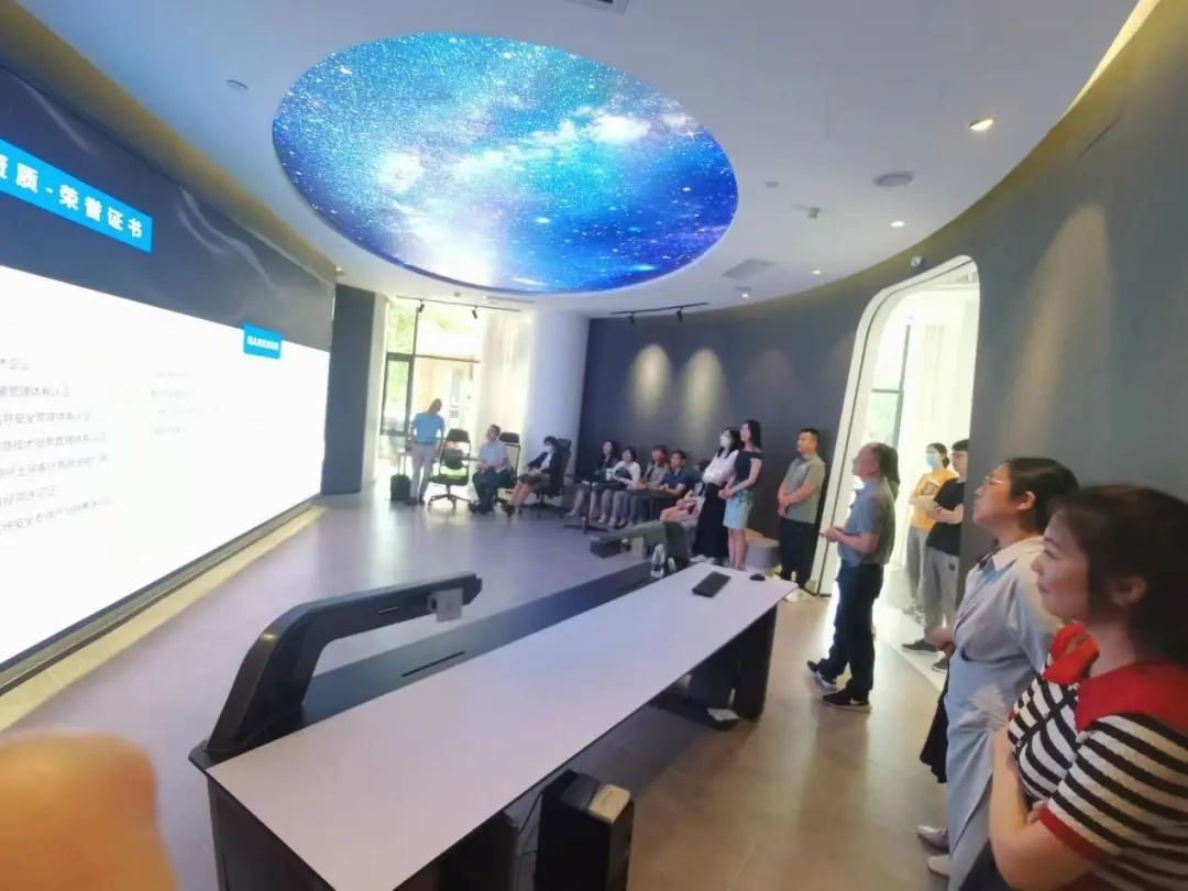 对外经贸国际商学院与北京码牛科技公司战略合作授牌仪式成功举办