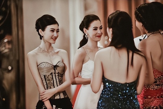 背景成谜景甜：坐拥3.5亿豪宅，拒绝张继科被金主强捧十年不红