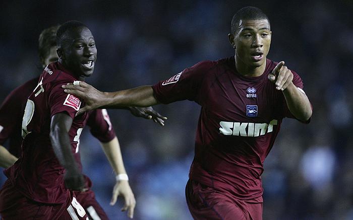 英格兰土生土长的土耳其黑人国脚，曾在8个国家的18家俱乐部效力