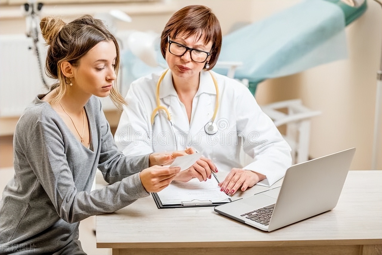 夫妻亲密时，女生下身总发出“噗噗”的放屁声？或是4种原因造成