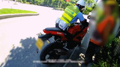 珠海交警追捕精神小伙飙车视频,珠海五辆摩托车被抓