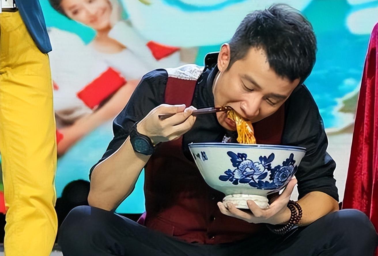 央媒出手点名哪六位明星,央媒批过哪些明星