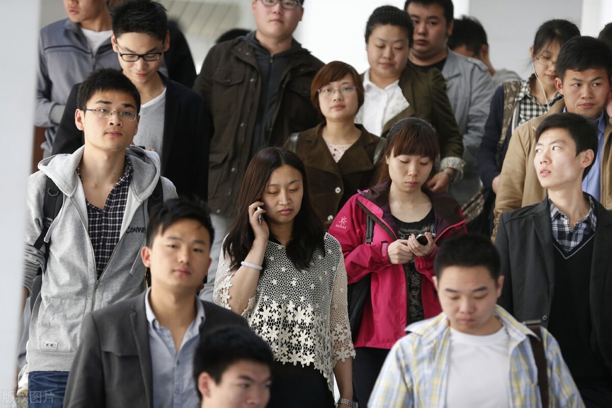 报考公务员人数越来越多吗,报考人数逐年增加