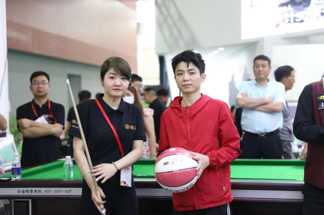 徐小圈：签约璟点像是有了一个家！直播到凌晨不辛苦瘦身进行中！