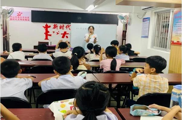 “似溪向海游”——品经典故事，感诚信精神