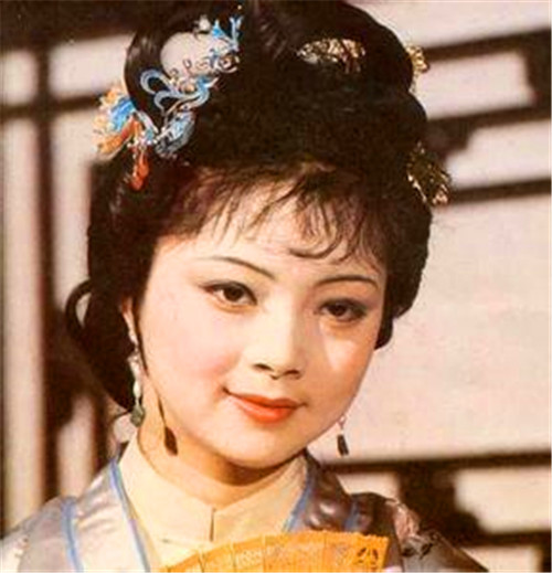 宝钗优点,宝钗真的有金吗