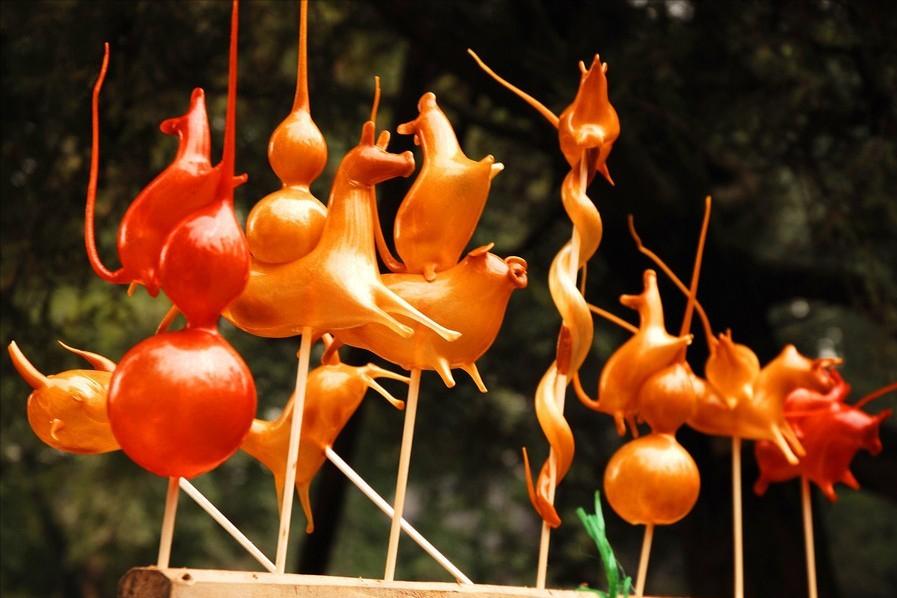 民间艺术吹糖人的发明者 (吹糖人是中国民间传统艺术吗)