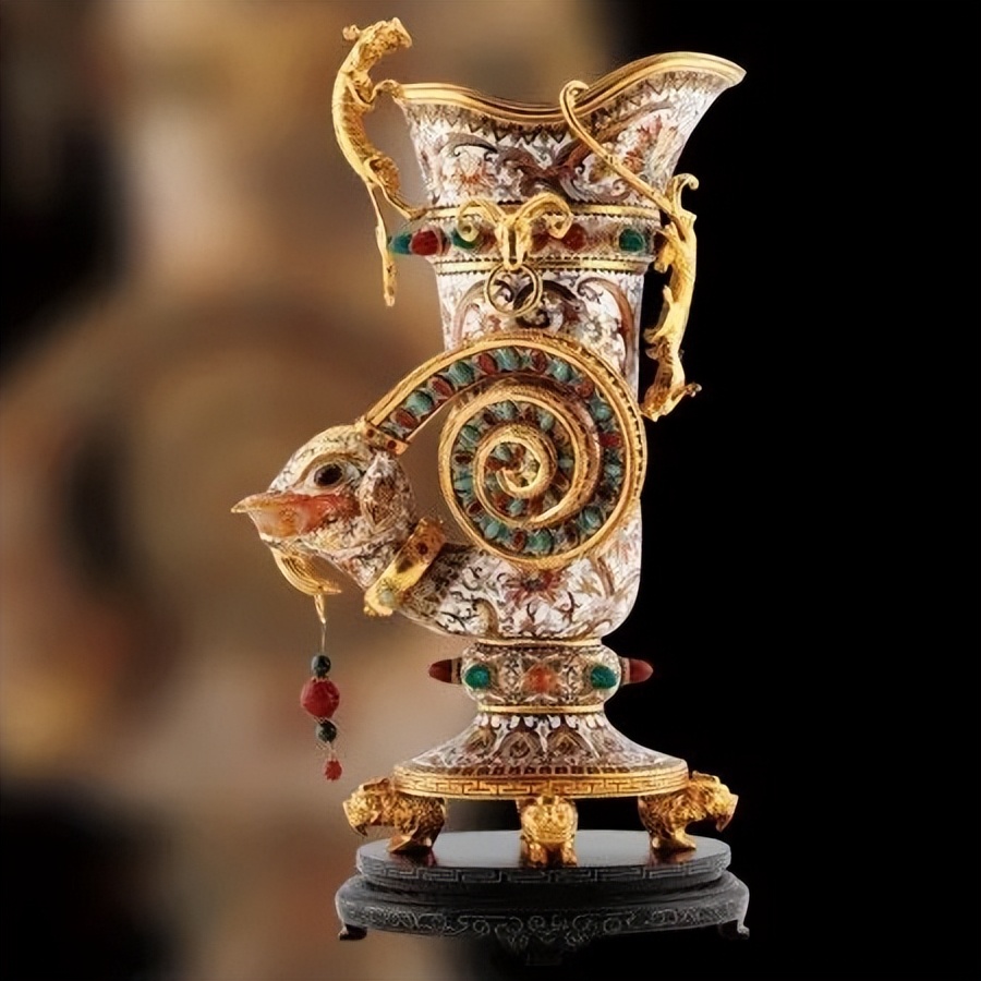 一件景泰蓝十件官窑器说明什么,景泰蓝和瓷器收藏价值