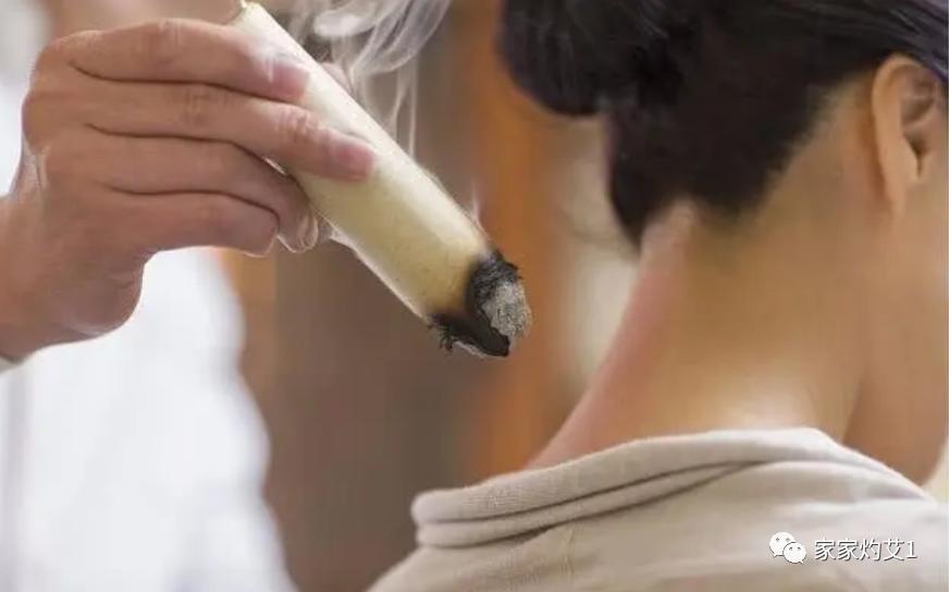 春天艾灸督脉功效,艾灸时如何找准至阳穴位