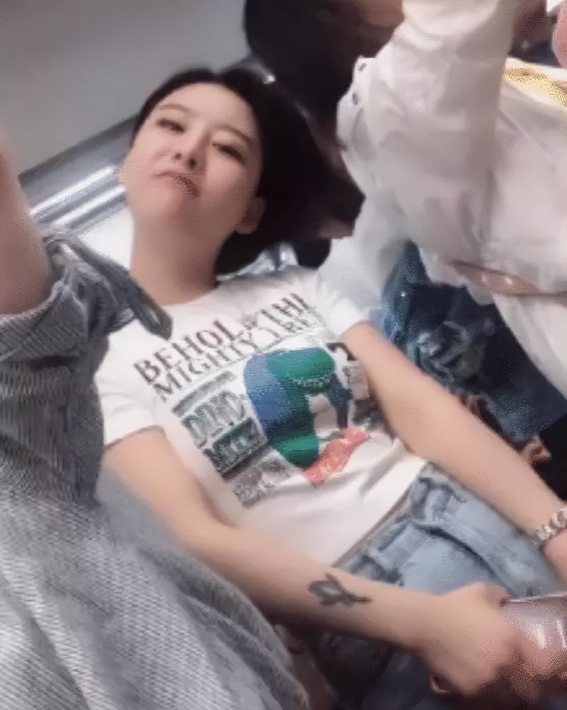 地铁遇到最美的阿姨抖音,坐地铁遇到最漂亮的阿姨