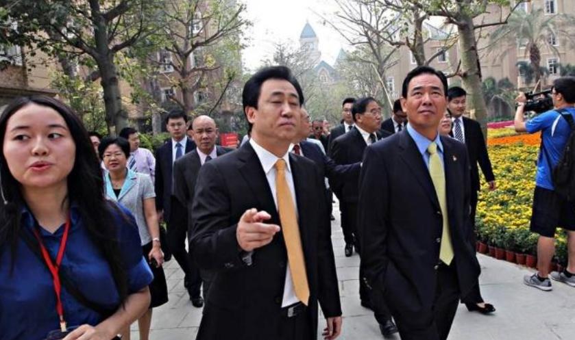 许家印旧居对联,许家印老家树被砍