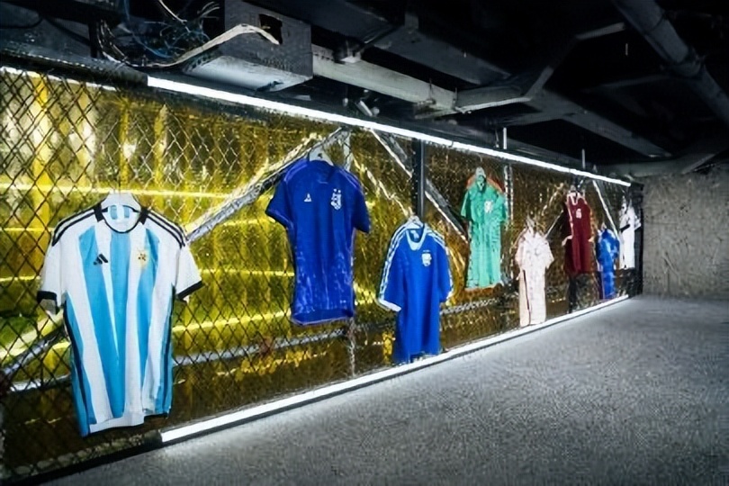 adidas鍚堜綔涓婃捣,adidas瓒崇悆娲诲姩