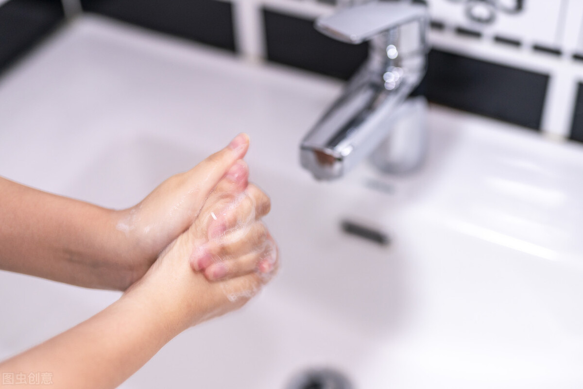 女性私护可以用盐水清洗吗,女性私护每天清洗几次